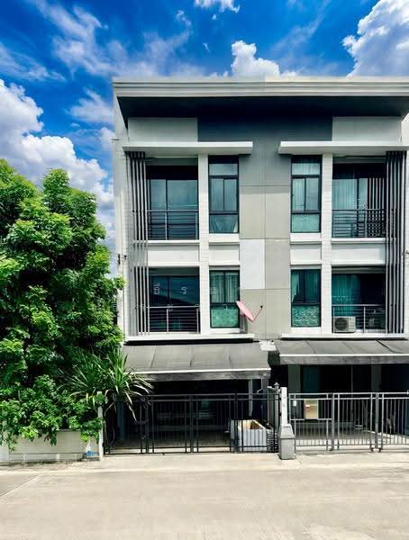 Baan Klang Muang Ngamwongwan, Bangkok, Soi Ngamwongwan 47 Yeak 6-11, Thung Song Hong, Lak Si, Bangkok, 4 Bedrooms, 200 sqm, Townhouse For Sale, by ธีรนุช ธีระวาทิน, 500528301 - DDproperty.com