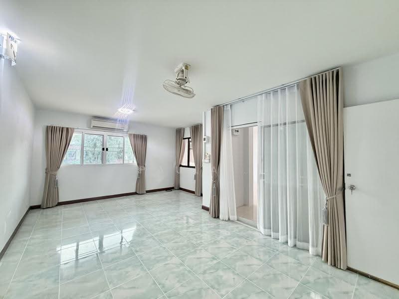 Baan Talana, Chon Buri (Pattaya), Huai Kapi, Muang Chon Buri, Chon Buri (Pattaya), 3 Bedrooms, 120 sqm, Townhouse For Sale, by Paula ., 500528344 - DDproperty.com