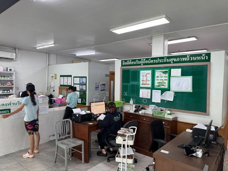 ให้เช่าพื้นที่เชิงพาณิชย์ หรือคลินิก ติดสถานพยาบาล ฟันและสัตว์ ย่าน เคหะร่มเกล้า, bangkok, Khlong Song Ton Nun, Lat Krabang, Bangkok, , 310 sqm, Shophouse For Rent, by Forty-Six Real Estate Group, 500528367 - DDproperty.com
