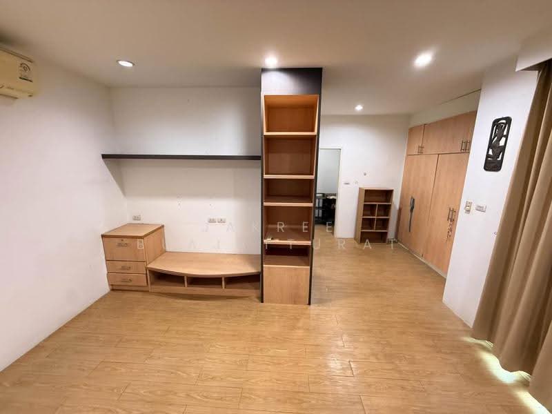 บ้าน 4-ห้องนอน, กรุงเทพ, บางกะปิ, ห้วยขวาง, กรุงเทพ, 400 ตร.ม., บ้านเดี่ยว ให้เช่า, โดย Jakree Buajatturat, 500528385 - DDproperty.com