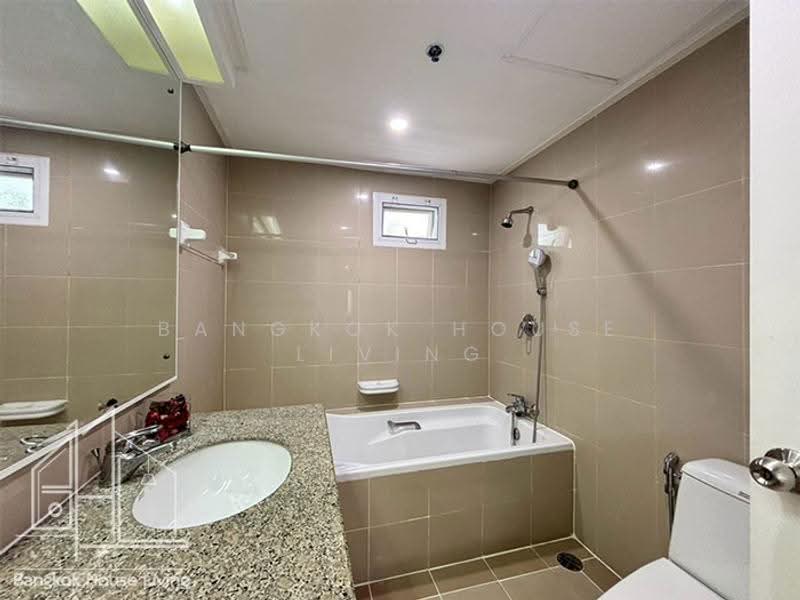 GM Tower, Bangkok, 39 Soi Sukhumvit 20, Khlong Toei, Bangkok, 3 Bedrooms, 315 sqm, Condo For Rent, by Bangkok House Living, 500528407 - DDproperty.com