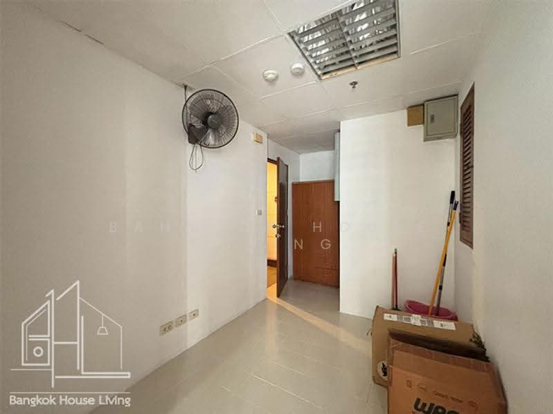 GM Tower, Bangkok, 39 Soi Sukhumvit 20, Khlong Toei, Bangkok, 3 Bedrooms, 315 sqm, Condo For Rent, by Bangkok House Living, 500528407 - DDproperty.com