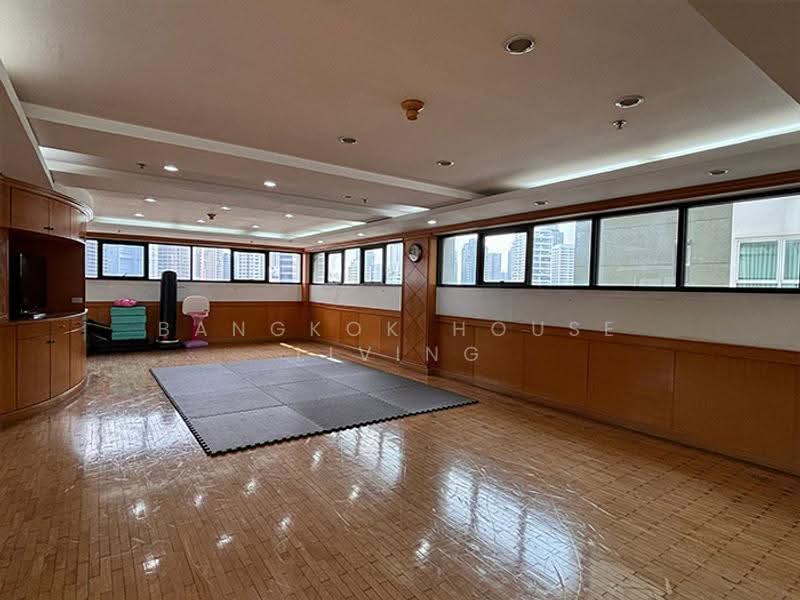GM Tower, Bangkok, 39 Soi Sukhumvit 20, Khlong Toei, Bangkok, 3 Bedrooms, 315 sqm, Condo For Rent, by Bangkok House Living, 500528407 - DDproperty.com