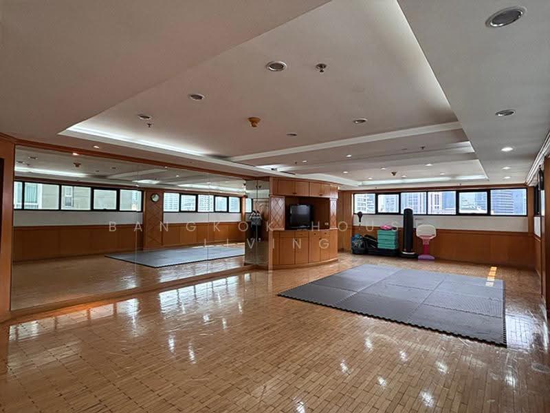 GM Tower, Bangkok, 39 Soi Sukhumvit 20, Khlong Toei, Bangkok, 3 Bedrooms, 315 sqm, Condo For Rent, by Bangkok House Living, 500528407 - DDproperty.com
