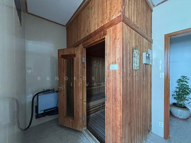 GM Tower, Bangkok, 39 Soi Sukhumvit 20, Khlong Toei, Bangkok, 3 Bedrooms, 315 sqm, Condo For Rent, by Bangkok House Living, 500528407 - DDproperty.com
