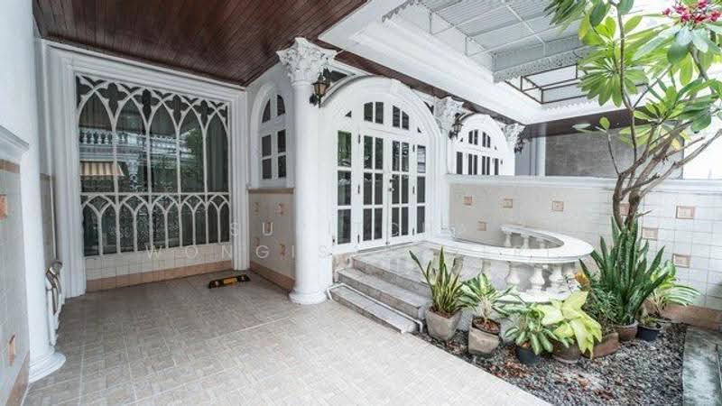 undefined, Bangkok, Khlong Tan Nua, Watthana, Bangkok, 5 Bedrooms, 350 sqm, Townhouse For Rent, by Supitcha Wongisaraseri, 500528413 - DDproperty.com