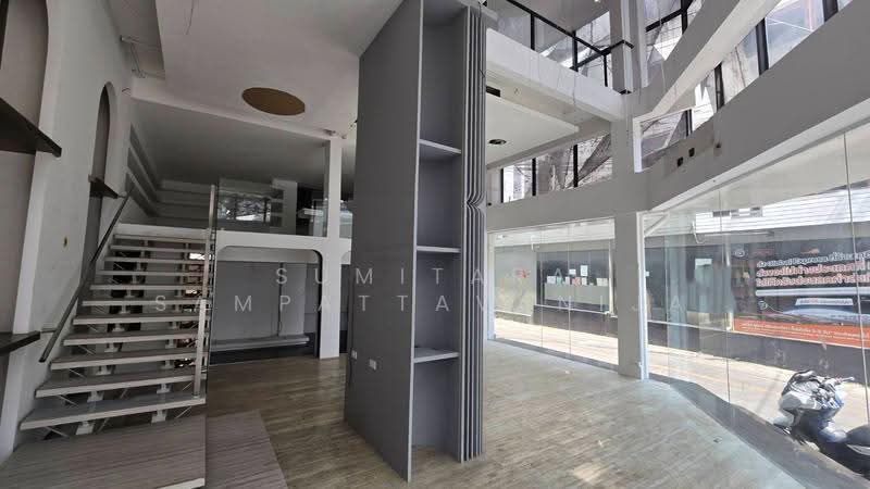Building for rent Thonglor, Sukhumvit, Bangkok, Khlong Tan Nua, Watthana, Bangkok, , 550 sqm, Shophouse For Rent, by Sumitara Sampattavanija, 500528582 - DDproperty.com