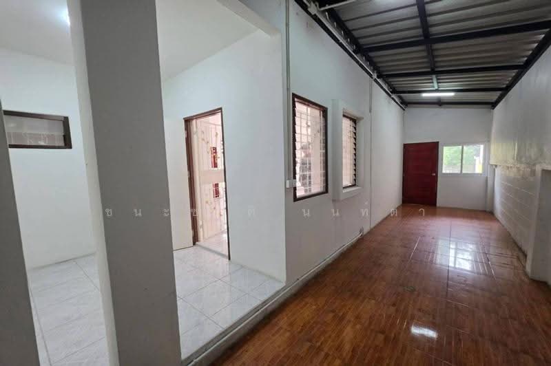 หมู่บ้าน อู่ทองเพลส 4, Pathum Thani, Khu Khot, Lam Luk Ka, Pathum Thani, 3 Bedrooms, 110 sqm, Townhouse For Sale, by ชนะชาติ นนท์ตา, 500528586 - DDproperty.com
