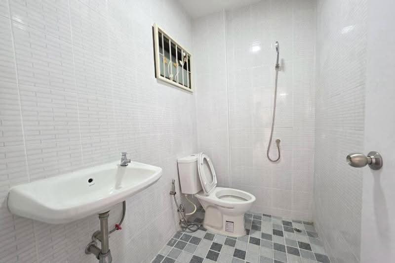 หมู่บ้าน อู่ทองเพลส 4, Pathum Thani, Khu Khot, Lam Luk Ka, Pathum Thani, 3 Bedrooms, 110 sqm, Townhouse For Sale, by ชนะชาติ นนท์ตา, 500528586 - DDproperty.com