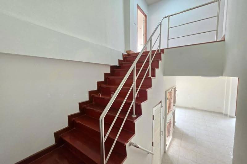 หมู่บ้าน อู่ทองเพลส 4, Pathum Thani, Khu Khot, Lam Luk Ka, Pathum Thani, 3 Bedrooms, 110 sqm, Townhouse For Sale, by ชนะชาติ นนท์ตา, 500528586 - DDproperty.com