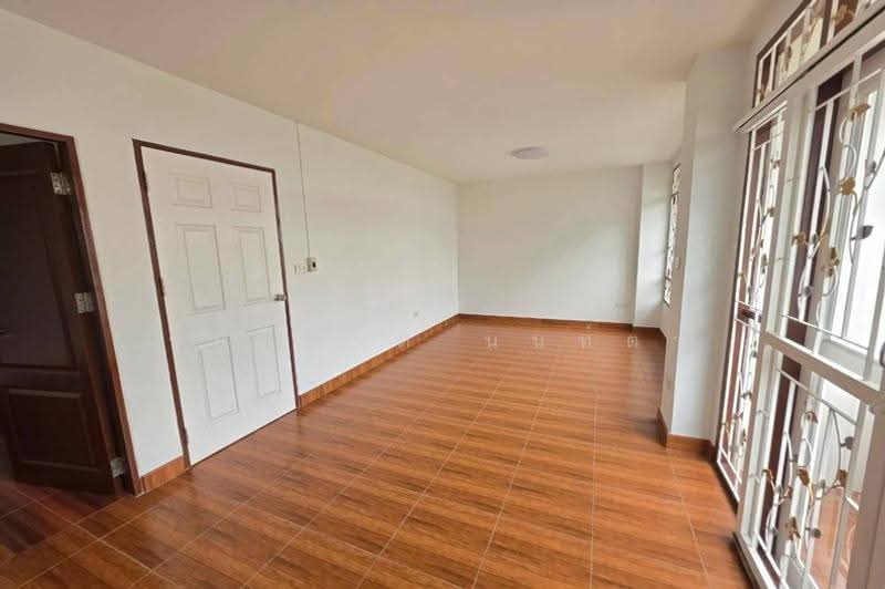 หมู่บ้าน อู่ทองเพลส 4, Pathum Thani, Khu Khot, Lam Luk Ka, Pathum Thani, 3 Bedrooms, 110 sqm, Townhouse For Sale, by ชนะชาติ นนท์ตา, 500528586 - DDproperty.com