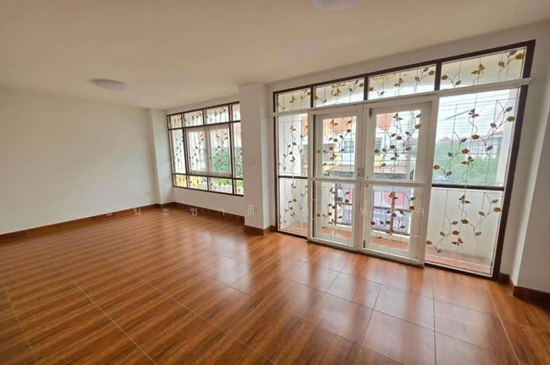 หมู่บ้าน อู่ทองเพลส 4, Pathum Thani, Khu Khot, Lam Luk Ka, Pathum Thani, 3 Bedrooms, 110 sqm, Townhouse For Sale, by ชนะชาติ นนท์ตา, 500528586 - DDproperty.com