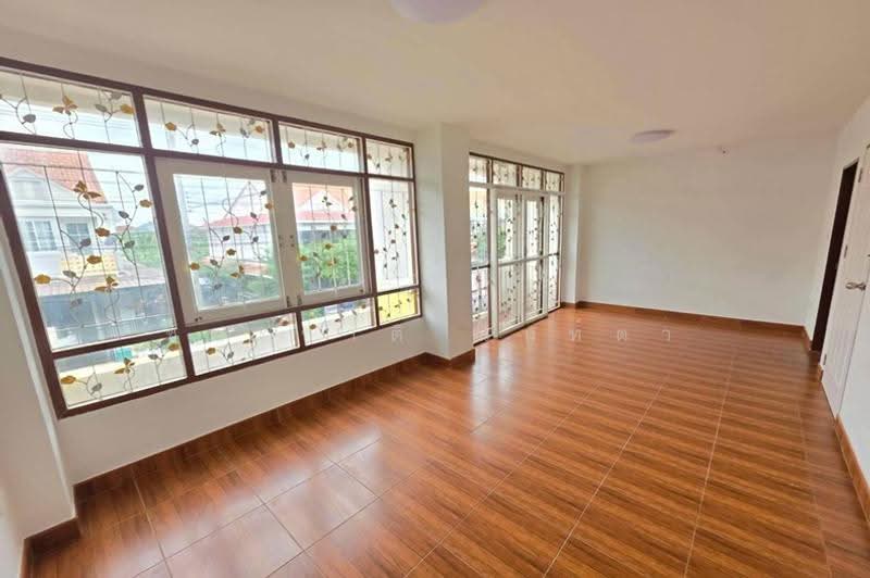 หมู่บ้าน อู่ทองเพลส 4, Pathum Thani, Khu Khot, Lam Luk Ka, Pathum Thani, 3 Bedrooms, 110 sqm, Townhouse For Sale, by ชนะชาติ นนท์ตา, 500528586 - DDproperty.com