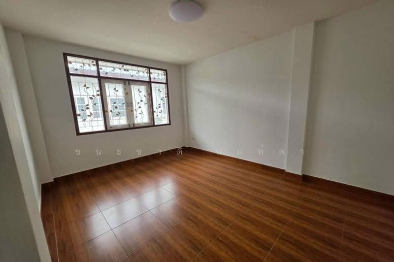 หมู่บ้าน อู่ทองเพลส 4, Pathum Thani, Khu Khot, Lam Luk Ka, Pathum Thani, 3 Bedrooms, 110 sqm, Townhouse For Sale, by ชนะชาติ นนท์ตา, 500528586 - DDproperty.com