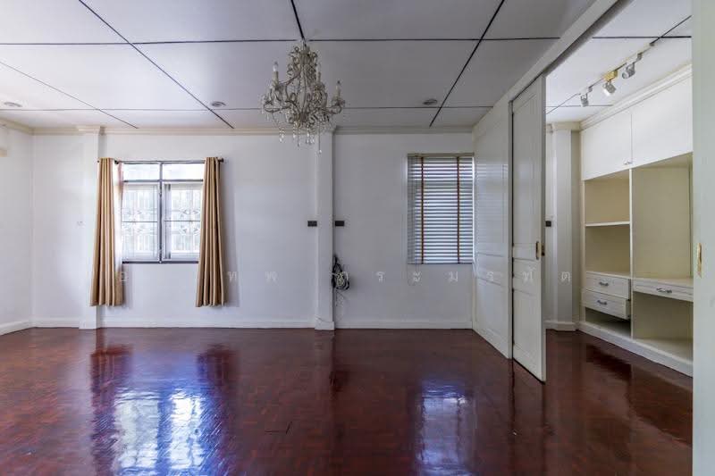 บ้านลาดพร้าว 48 แยก 28, Bangkok, ลาดพร้าว, Samsen Nok, Huai Khwang, Bangkok, 3 Bedrooms, 150 sqm, Single Detached House For Sale, by อดิเทพ ภระมรทัต, 500528594 - DDproperty.com