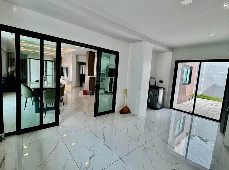 Chokchai Village 9, Chon Buri (Pattaya), Bang Lamung, Bang Lamung (Pattaya), Chon Buri (Pattaya), 5 Bedrooms, 300 sqm, Townhouse For Rent, by Supitsara Sangarun, 500528633 - DDproperty.com