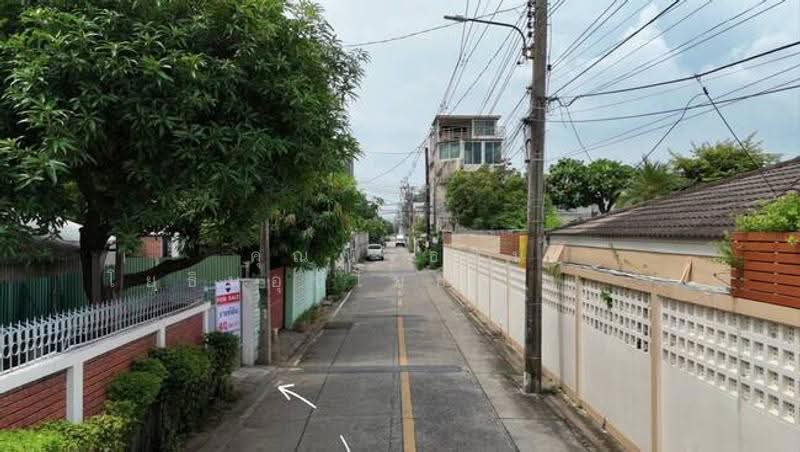 บ้านเดี่ยวและที่ดิน ถ.ลาดพร้าว ซ.35 แขวงลาดยาว เขตจตุจักร จ.กรุงเทพมหานคร 10900, Bangkok, ลาดพร้าว, Lat Yao, Chatuchak, Bangkok, 3 Bedrooms, 1 sqm, Single Detached House For Sale, by คุณณัฐธนิน โยธินอุปไมย (เน็ท), 500528794 - DDproperty.com