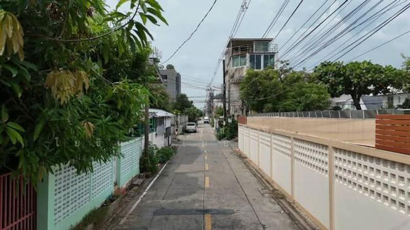 บ้านเดี่ยวและที่ดิน ถ.ลาดพร้าว ซ.35 แขวงลาดยาว เขตจตุจักร จ.กรุงเทพมหานคร 10900, กรุงเทพ, ลาดพร้าว, ลาดยาว, จตุจักร, กรุงเทพ, 1 ตร.ม., บ้านเดี่ยว ขาย, โดย คุณณัฐธนิน โยธินอุปไมย (เน็ท), 500528794 - DDproperty.com