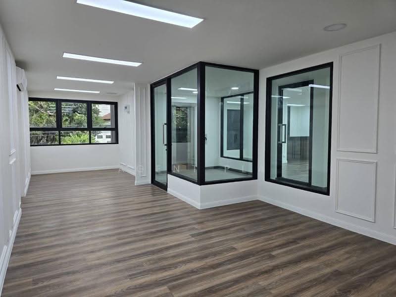 4-Story Office Building for Rent near Lat Phrao Intersection, Soi Vibhavadi Rangsit (SPSAD4154), Bangkok, Chatuchak, Bangkok, , 600 sqm, Office Space For Rent, by Agent Pla, 500528827 - DDproperty.com