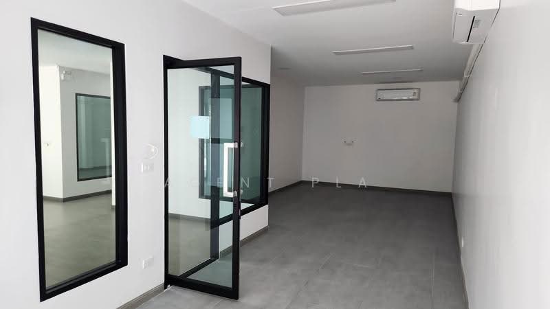 4-Story Office Building for Rent near Lat Phrao Intersection, Soi Vibhavadi Rangsit (SPSAD4154), Bangkok, Chatuchak, Bangkok, , 600 sqm, Office Space For Rent, by Agent Pla, 500528827 - DDproperty.com