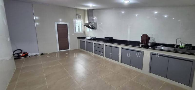 Sammakon Ramkhamhaeng, Bangkok, Ramkhamhaeng Road, Saphan Sung, Bangkok, 4 Bedrooms, 200 sqm, Single Detached House For Rent, by Rachen Nopsuwan, 500528867 - DDproperty.com