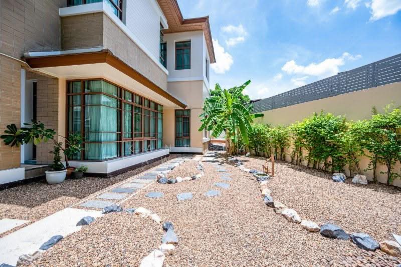 Baan Sansiri Sukhumvit 67, Bangkok, 32 Soi Sukhumvit 67, Phra Kanong Nua, Watthana, Bangkok, 4 Bedrooms, 490 sqm, Single Detached House For Rent, by Kanrutai Dawruang, 500528950 - DDproperty.com