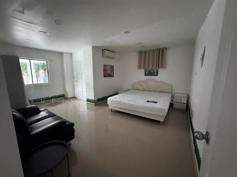 5-BR Villa, Chon Buri (Pattaya), Nong Pru, Bang Lamung (Pattaya), Chon Buri (Pattaya), 5 Bedrooms, 240 sqm, Villa For Sale, by Supicha Chorjong, 500528967 - DDproperty.com
