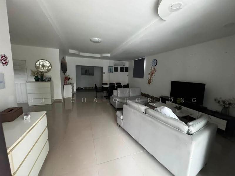 5-BR Villa, Chon Buri (Pattaya), Nong Pru, Bang Lamung (Pattaya), Chon Buri (Pattaya), 5 Bedrooms, 240 sqm, Villa For Sale, by Supicha Chorjong, 500528967 - DDproperty.com