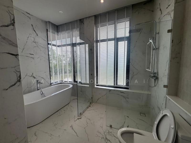 5-BR House, Surat Thani, Wat Pradu, Muang Surat Thani, Surat Thani, 5 Bedrooms, 600 sqm, Single Detached House For Sale, by Valen Lokunpai , 500529018 - DDproperty.com