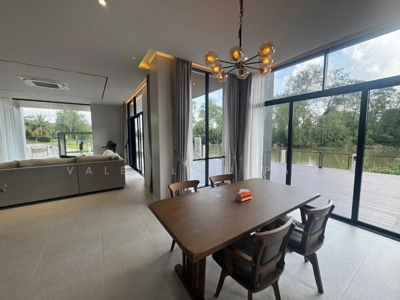 5-BR House, Surat Thani, Wat Pradu, Muang Surat Thani, Surat Thani, 5 Bedrooms, 600 sqm, Single Detached House For Sale, by Valen Lokunpai , 500529018 - DDproperty.com