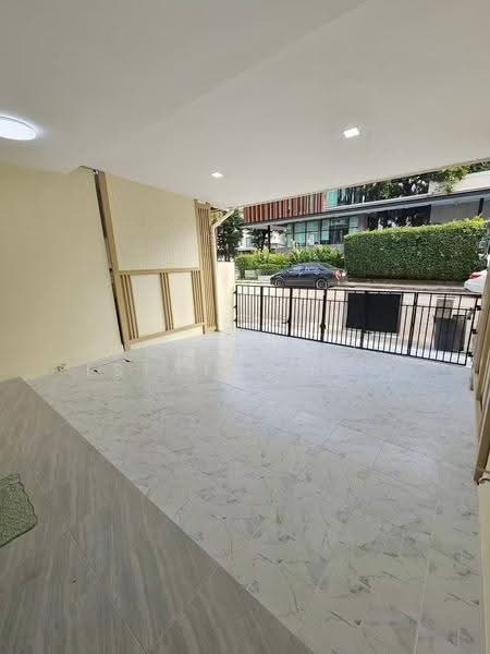 Patio Srinakarin-Rama 9, Bangkok, Krungthep Kreetha Road, Hua Mak, Bang Kapi, Bangkok, 4 Bedrooms, 190 sqm, Townhouse For Sale, by HOME Real Estate Service, 500529073 - DDproperty.com