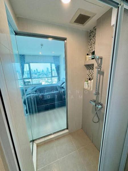 Life Ratchadapisek, Bangkok, 279 Ratchadapisaek Road, Huai Khwang, Bangkok, 2 Bedrooms, 56 sqm, Condo For Sale, by Ratchanon Songthammakul, 500529186 - DDproperty.com