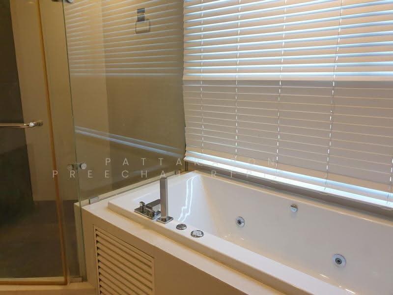 Rhythm Sukhumvit 44/1, Bangkok, Sukhumvit Road, Phra Kanong, Khlong Toei, Bangkok, 2 Bedrooms, 68 sqm, Condo For Rent, by Pattarapon Preechalertpiriya, 500529195 - DDproperty.com