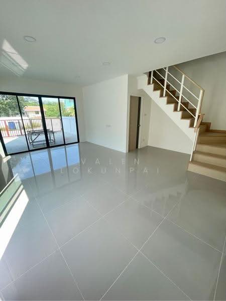3-BR Townhouse, Chon Buri (Pattaya), Ban Khao, Phan Thong, Chon Buri (Pattaya), 3 Bedrooms, 204 sqm, Townhouse For Sale, by Valen Lokunpai , 500529213 - DDproperty.com