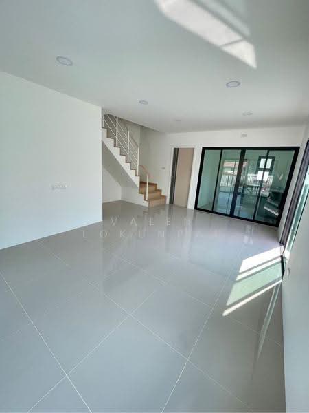 3-BR Townhouse, Chon Buri (Pattaya), Ban Khao, Phan Thong, Chon Buri (Pattaya), 3 Bedrooms, 204 sqm, Townhouse For Sale, by Valen Lokunpai , 500529213 - DDproperty.com