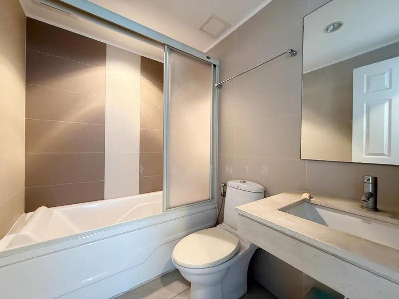 Lumpini Suite Pinklao, Bangkok, 1 Somdet Phra Pin Klao Rd, Bang Yi Khan, Bang Phlat, Bangkok, 2 Bedrooms, 63 sqm, Condo For Sale, by NR AGENT, 500529215 - DDproperty.com