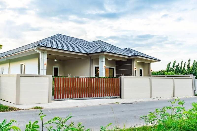 3-BR House, Chon Buri (Pattaya), Na Kloe, Bang Lamung (Pattaya), Chon Buri (Pattaya), 3 Bedrooms, 204 sqm, Single Detached House For Sale, by Valen Lokunpai , 500529357 - DDproperty.com