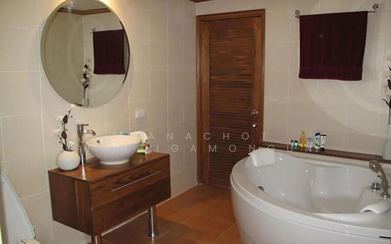 Royal Castle Pattanakarn, Bangkok, 701 Panya Village, Suan Luang, Bangkok, 3 Bedrooms, 215 sqm, Condo For Sale, by Thanachot Khantigamongun, 500529373 - DDproperty.com