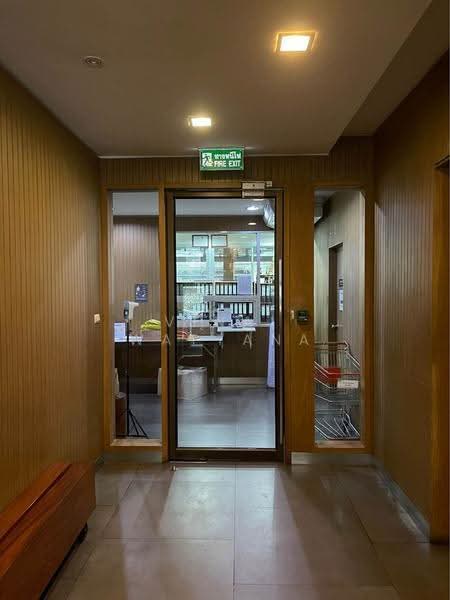 The Kris Ratchada 17, Bangkok, Inthamara 45 Alley, Din Daeng, Bangkok, 1 Bedroom, 30 sqm, Condo For Rent, by Vinai Wattana, 500529375 - DDproperty.com