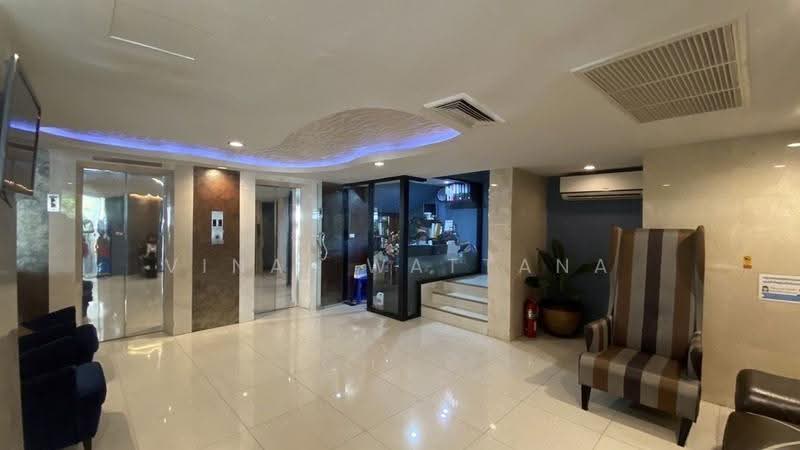 The Prime Suites, Bangkok, 17 Sukhumvit Soi 18, Khlong Toei, Bangkok, 1 Bedroom, 35 sqm, Condo For Rent, by Vinai Wattana, 500529417 - DDproperty.com
