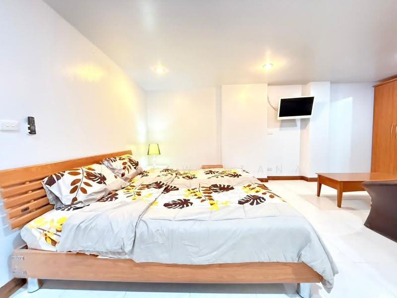The Prime Suites, Bangkok, 17 Sukhumvit Soi 18, Khlong Toei, Bangkok, 1 Bedroom, 35 sqm, Condo For Rent, by Vinai Wattana, 500529417 - DDproperty.com