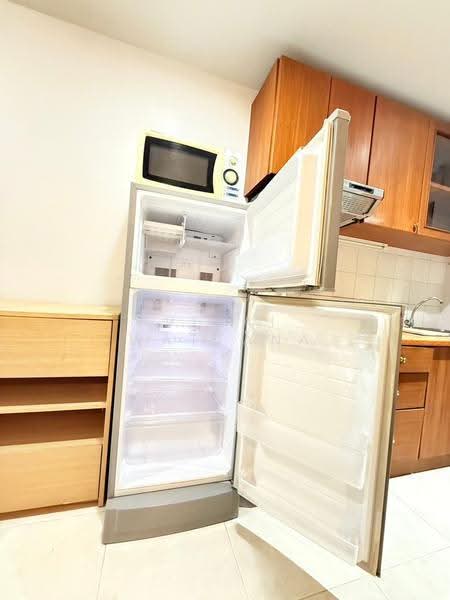 The Prime Suites, Bangkok, 17 Sukhumvit Soi 18, Khlong Toei, Bangkok, 1 Bedroom, 35 sqm, Condo For Rent, by Vinai Wattana, 500529417 - DDproperty.com