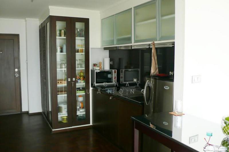 Silom Suite, Bangkok, Soi Sathorn 12, Sathorn Road, Silom, Bang Rak, Bangkok, 1 Bedroom, 70 sqm, Condo For Rent, by Thachaya Buanong, 500529515 - DDproperty.com