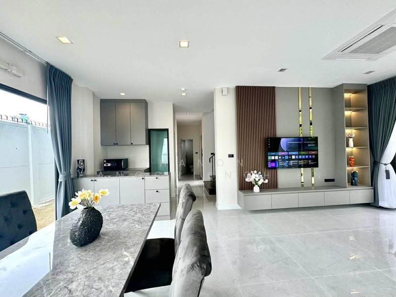 Bangkok Boulevard Bangna KM.5, Samut Prakan, Bang Na-Trat 37 Alley, Bang Kaeo, Bang Plee, Samut Prakan, 4 Bedrooms, 237 sqm, Single Detached House For Rent, by Chanon Phangchienghien, 500529527 - DDproperty.com