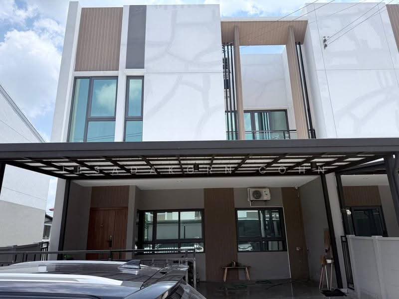Baan Klang Muang Ladprao 101 Station : บ้านกลางเมือง ลาดพร้าว 101 สเตชั่น, กรุงเทพ, ซอย ลาดพร้าว 101 แยก 42, คลองจั่น, บางกะปิ, กรุงเทพ, 152 ตร.ม., ทาวน์เฮ้าส์ ขาย, โดย Jesadakorn Cohn, 500529644 - DDproperty.com