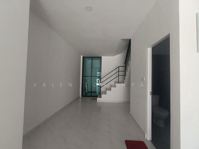 2-BR Townhouse, Chon Buri (Pattaya), Na Kloe, Bang Lamung (Pattaya), Chon Buri (Pattaya), 2 Bedrooms, 72 sqm, Townhouse For Sale, by Valen Lokunpai , 500529661 - DDproperty.com