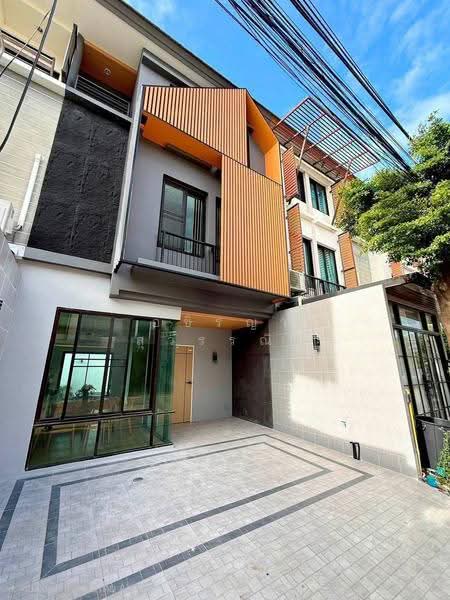 Areeya Mova Kaset-Nawamintr, Bangkok, Soi Moobaan Areeya Mowa, Chorake Bua, Lat Phrao, Bangkok, 3 Bedrooms, 170 sqm, Townhouse For Sale, by Ashiraya Suwannin, 500529672 - DDproperty.com