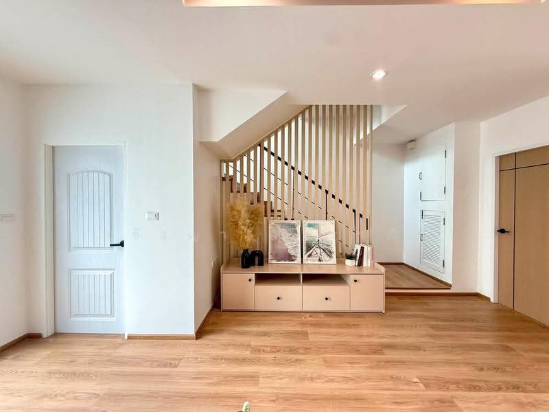 Areeya Mova Kaset-Nawamintr, Bangkok, Soi Moobaan Areeya Mowa, Chorake Bua, Lat Phrao, Bangkok, 3 Bedrooms, 170 sqm, Townhouse For Sale, by Ashiraya Suwannin, 500529672 - DDproperty.com