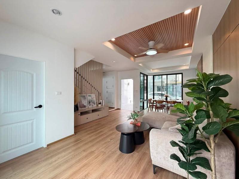 Areeya Mova Kaset-Nawamintr, Bangkok, Soi Moobaan Areeya Mowa, Chorake Bua, Lat Phrao, Bangkok, 3 Bedrooms, 170 sqm, Townhouse For Sale, by Ashiraya Suwannin, 500529672 - DDproperty.com