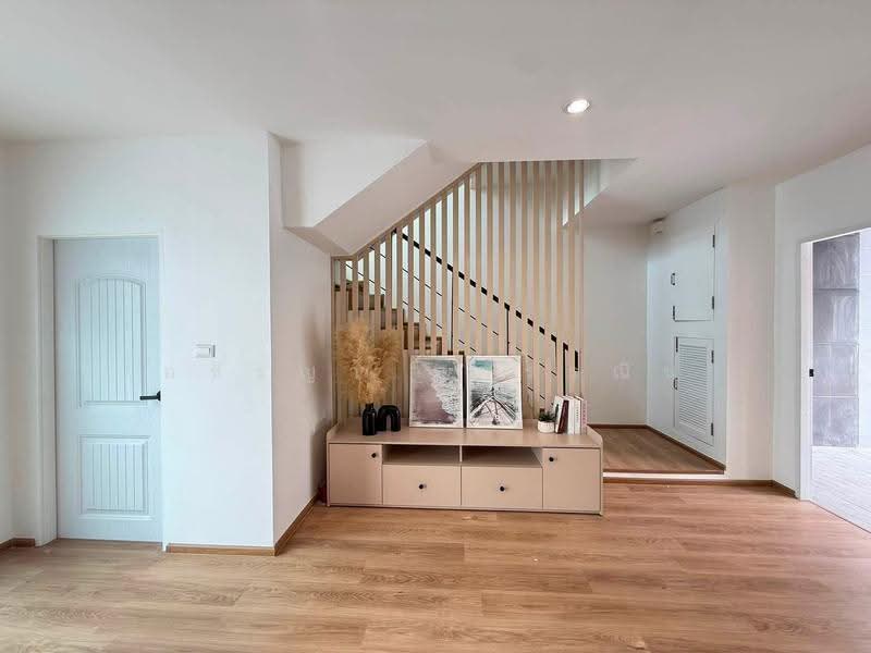 Areeya Mova Kaset-Nawamintr, Bangkok, Soi Moobaan Areeya Mowa, Chorake Bua, Lat Phrao, Bangkok, 3 Bedrooms, 170 sqm, Townhouse For Sale, by Ashiraya Suwannin, 500529672 - DDproperty.com